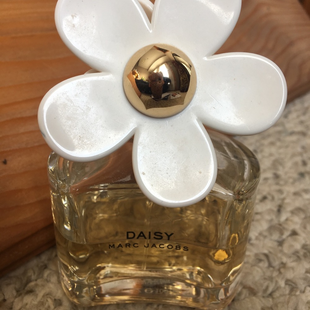 Daisy Marc Jacobs 3.4 oz, half full!